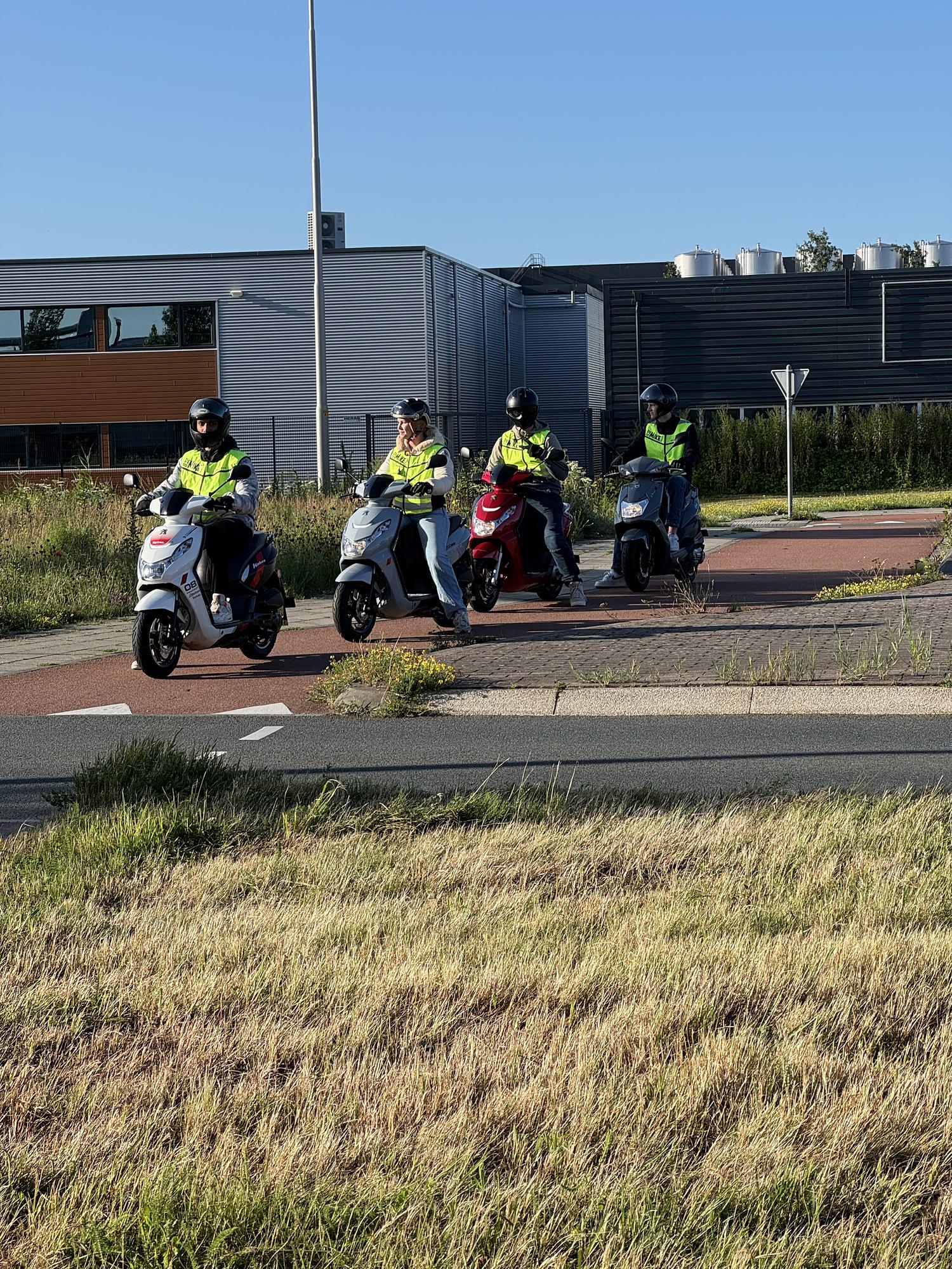 De eerste meters scooterrijles