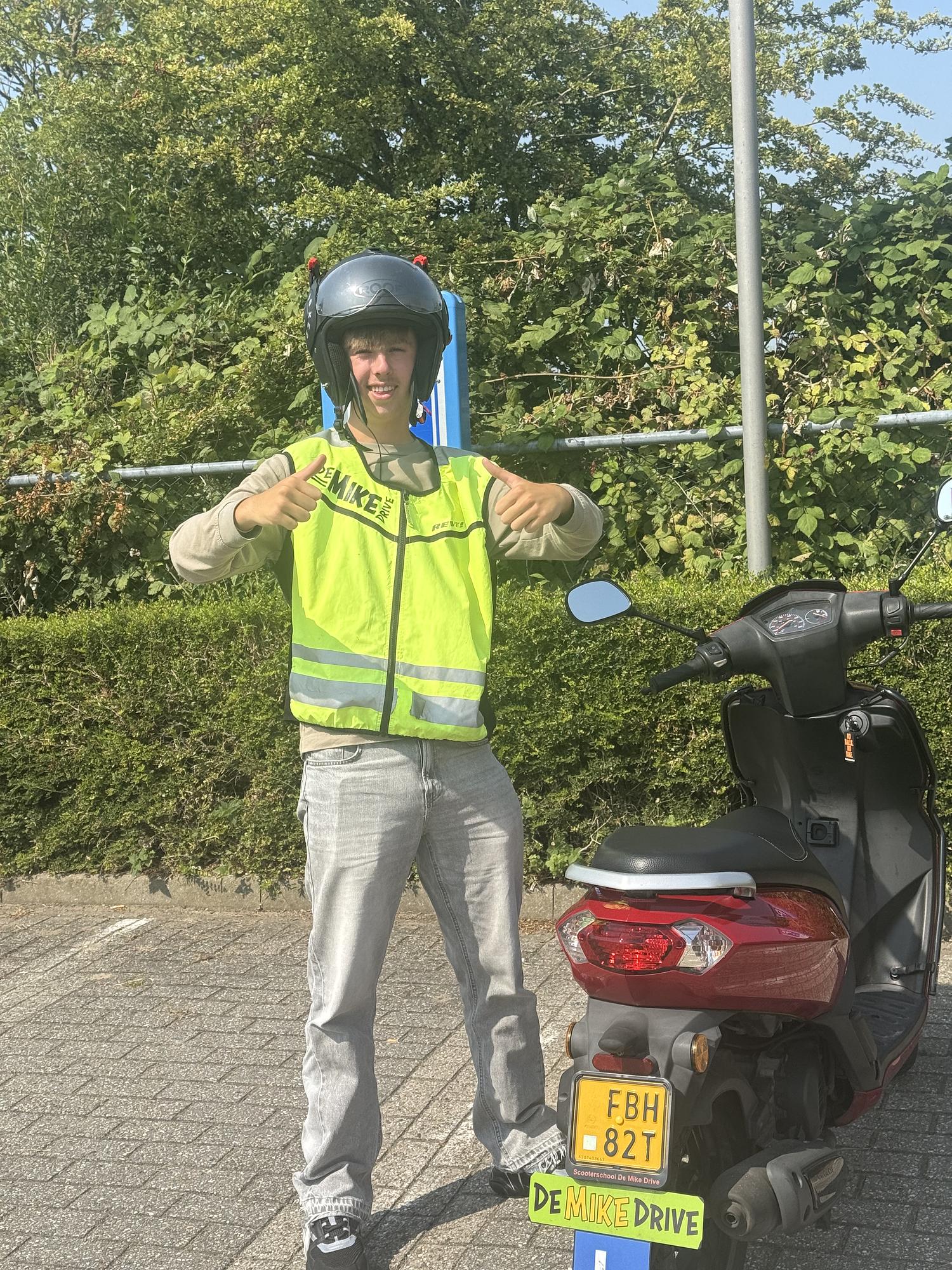 Scooterexamen geslaagd