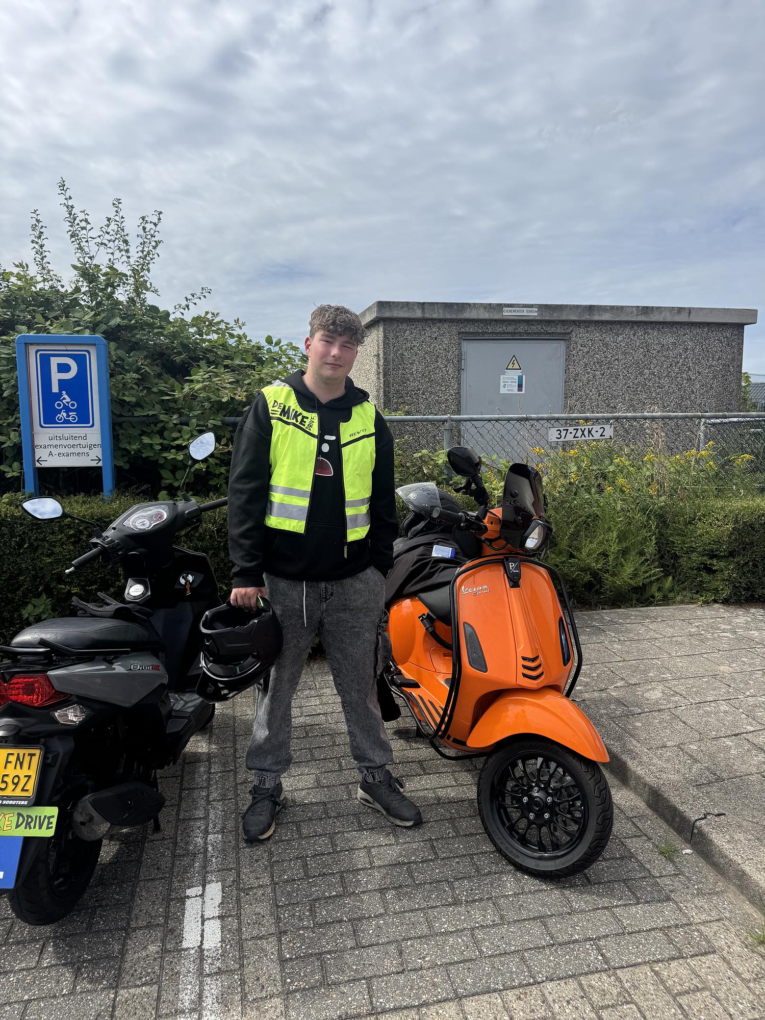 Geslaagd scooterrijbewijs