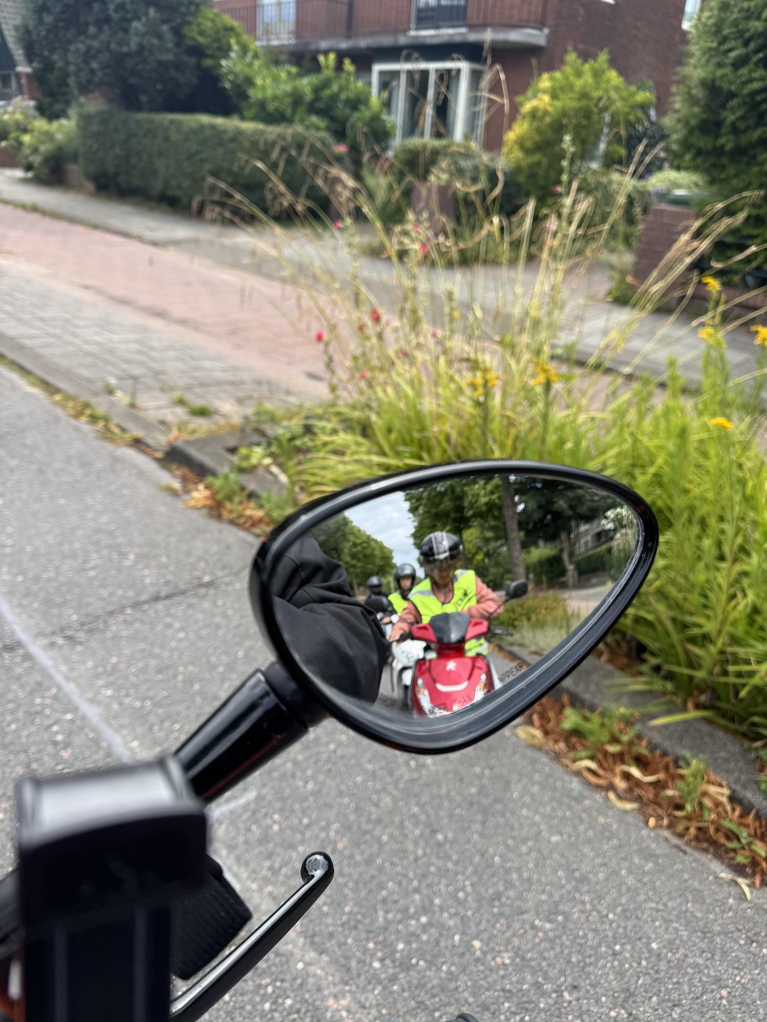 Motor- Scooter Rijschool Blijven waarnemen